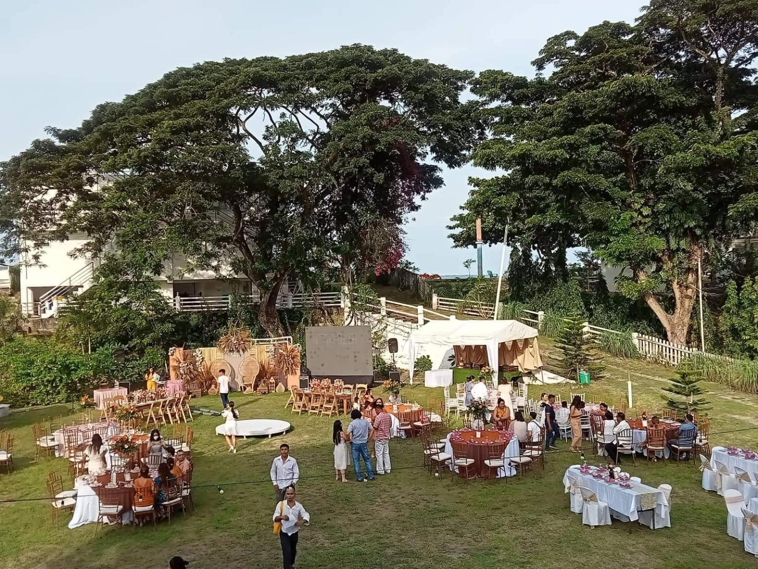 1888 Beach Resort Dumaguete City Buitenkant foto