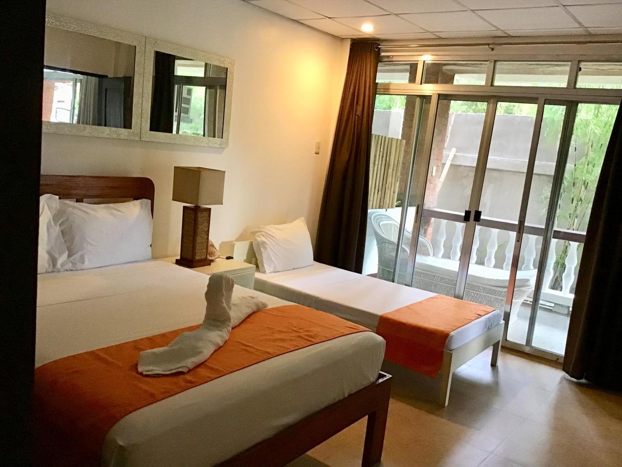 1888 Beach Resort Dumaguete City Buitenkant foto