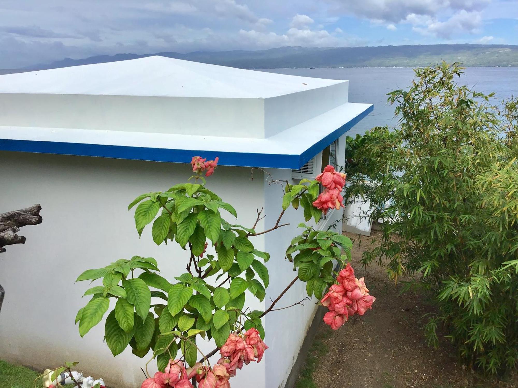 1888 Beach Resort Dumaguete City Buitenkant foto